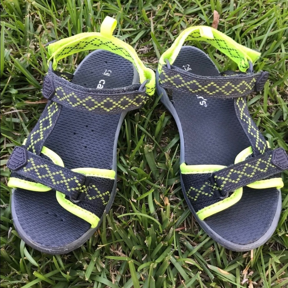 Carter boy’s sandals Size 12